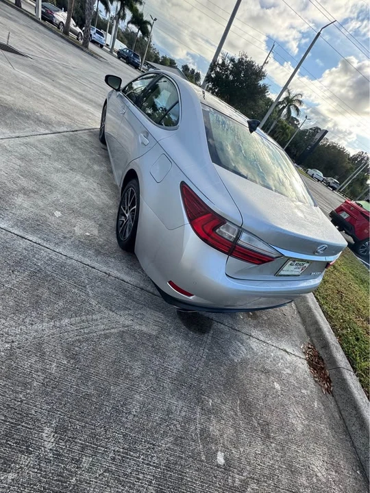 2016 Lexus ES 6th Gen - Image 3 of 9