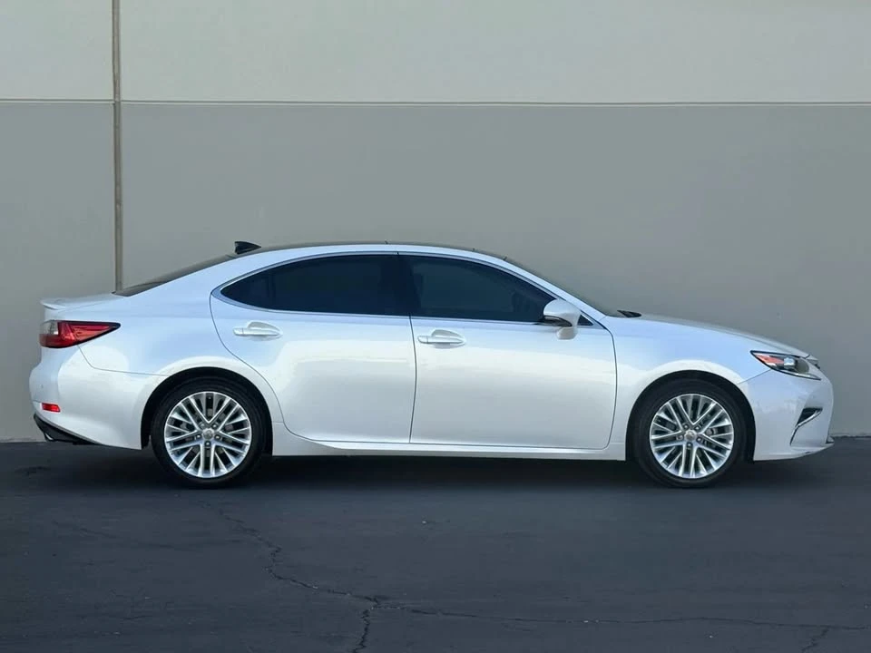 2016 Lexus ES 6th Gen - Image 4 of 20