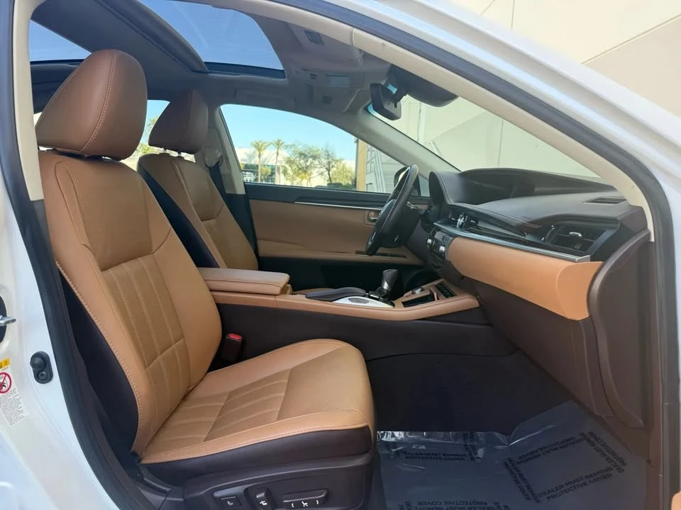 2016 Lexus ES 6th Gen - Image 18 of 20