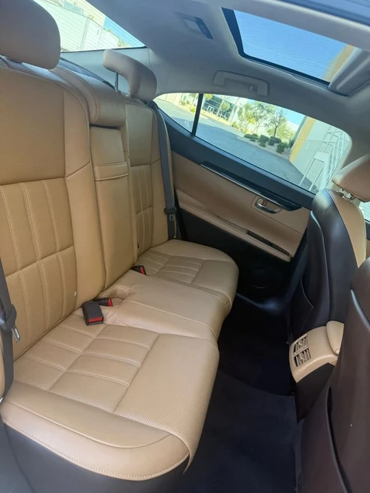 2016 Lexus ES 6th Gen - Image 17 of 20
