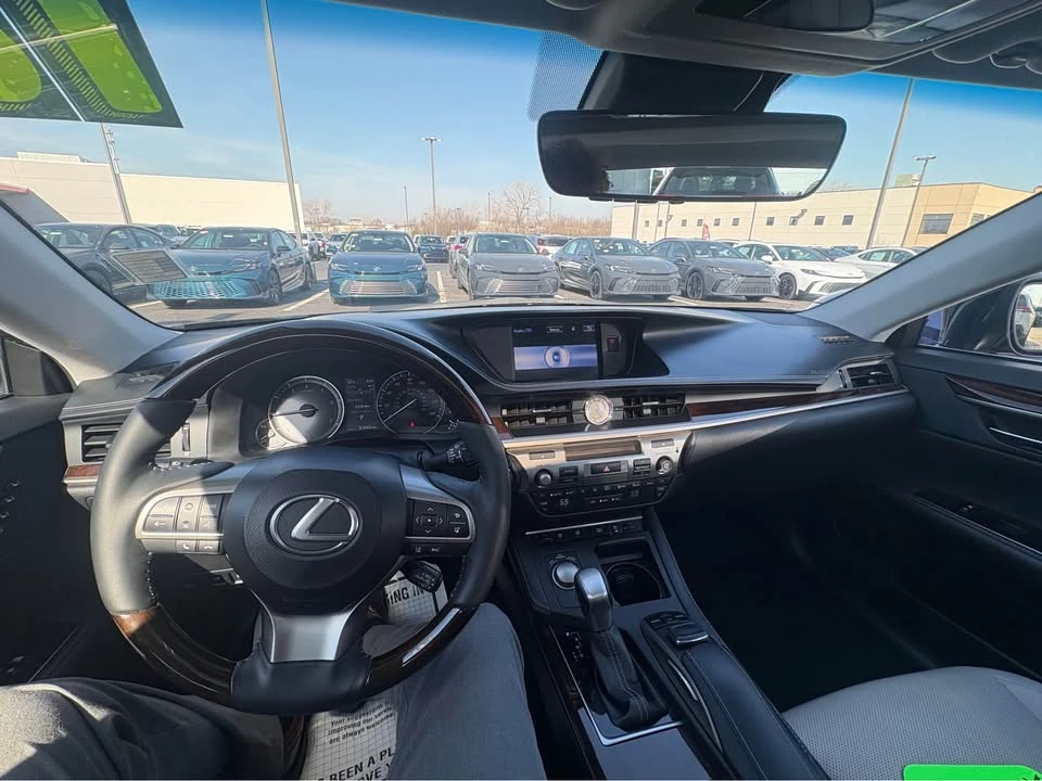 2016 Lexus ES 6th Gen - Image 2 of 12