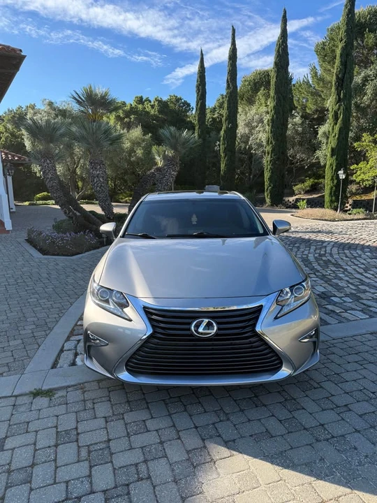 2016 Lexus ES 6th Gen - Image 4 of 14
