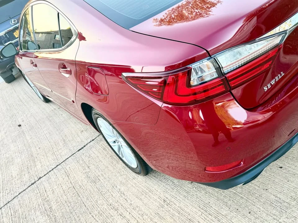 2016 Lexus ES 6th Gen - Image 2 of 20