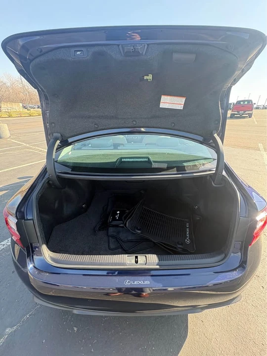 2016 Lexus ES 6th Gen - Image 12 of 12