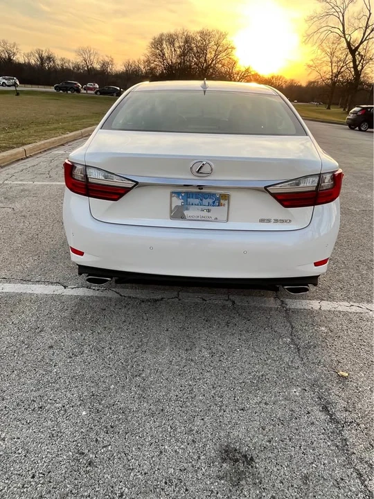 2016 Lexus ES 6th Gen - Image 2 of 18