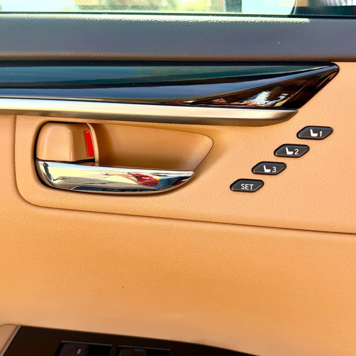2016 Lexus ES 6th Gen - Image 11 of 20