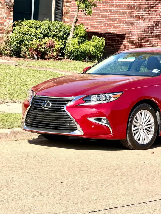 2016 Lexus ES 6th Gen - Image 9 of 20