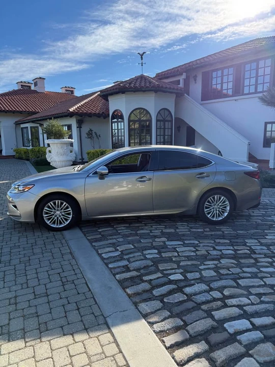 2016 Lexus ES 6th Gen - Image 3 of 14