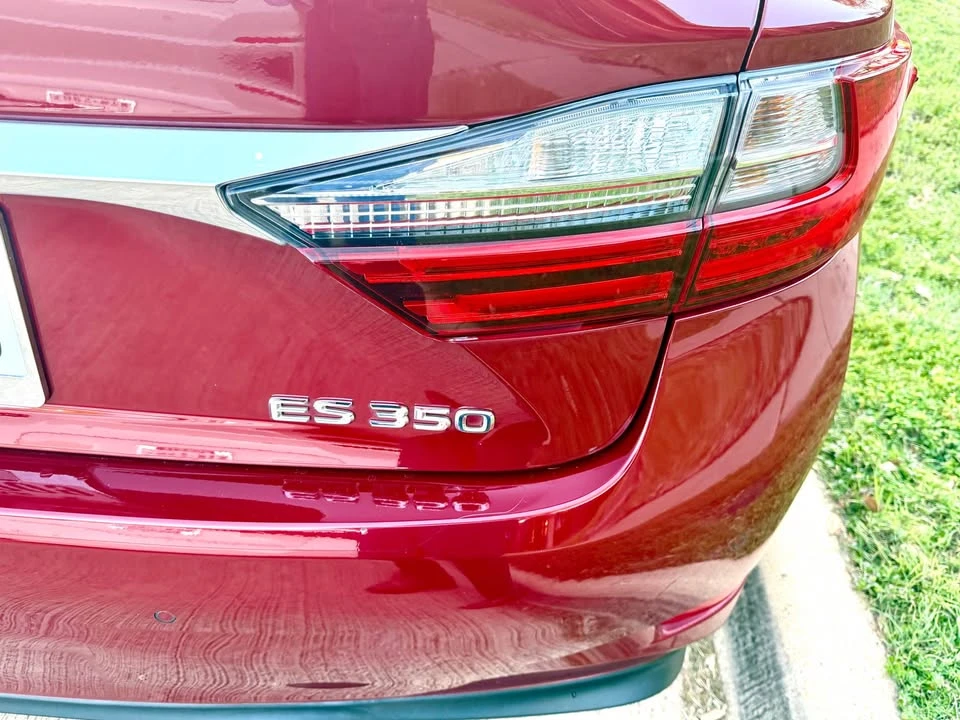 2016 Lexus ES 6th Gen - Image 3 of 20