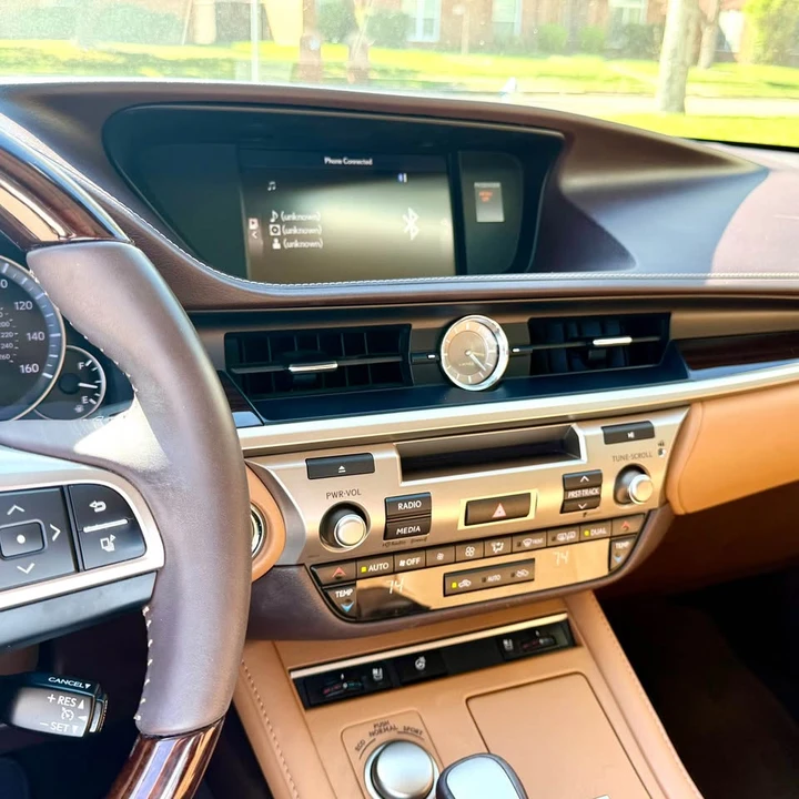 2016 Lexus ES 6th Gen - Image 12 of 20
