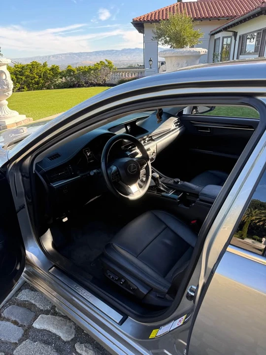 2016 Lexus ES 6th Gen - Image 10 of 14