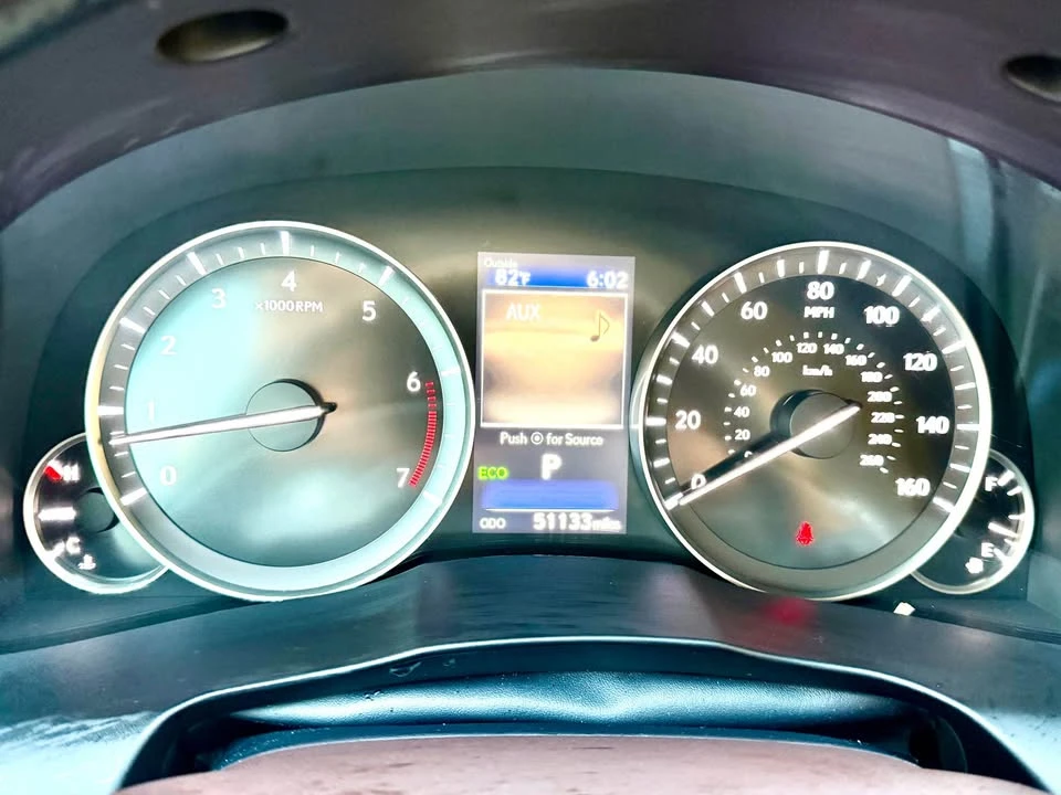 2016 Lexus ES 6th Gen - Image 5 of 20