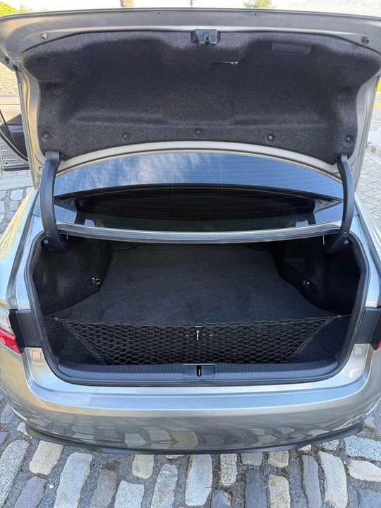 2016 Lexus ES 6th Gen - Image 12 of 14