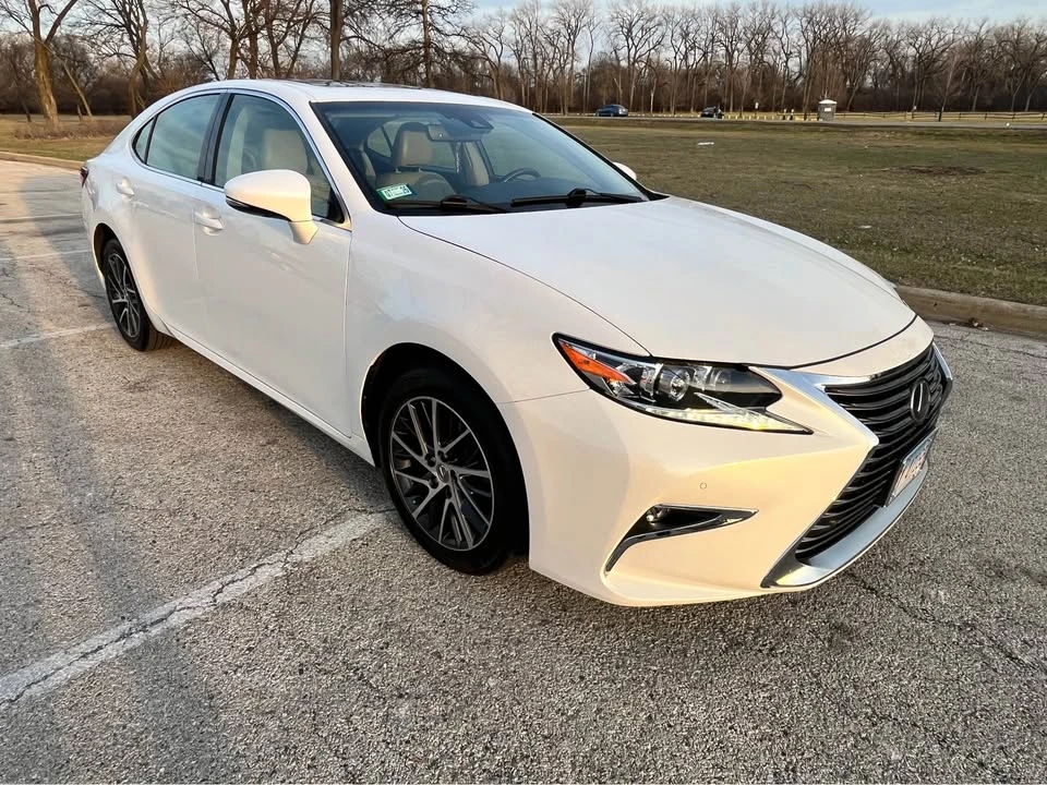 2016 Lexus ES 6th Gen - Image 4 of 18