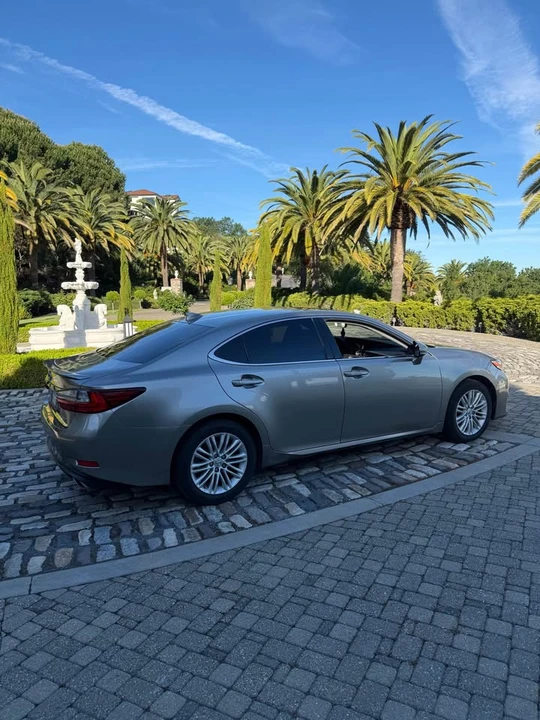 2016 Lexus ES 6th Gen - Image 6 of 14