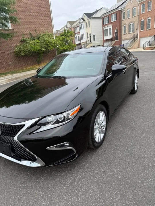 2016 Lexus ES 6th Gen - Image 2 of 19