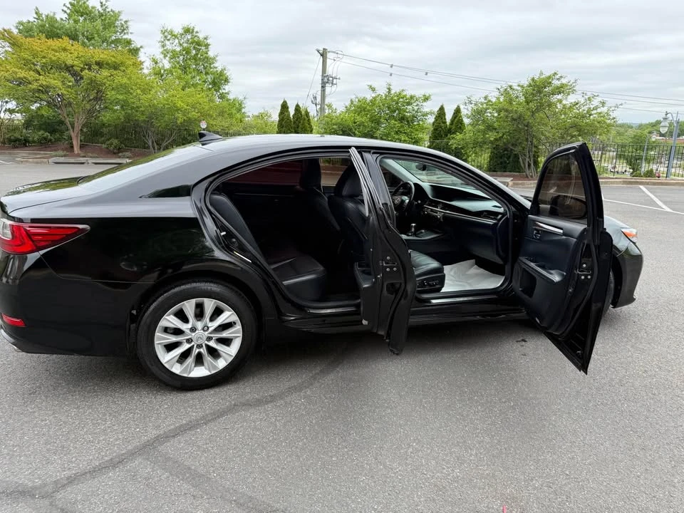 2016 Lexus ES 6th Gen - Image 7 of 19