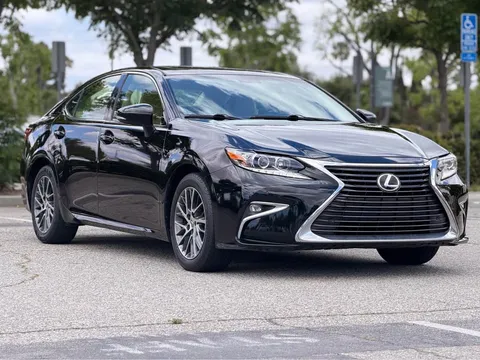 2016 Lexus ES 350 Luxury Sedan