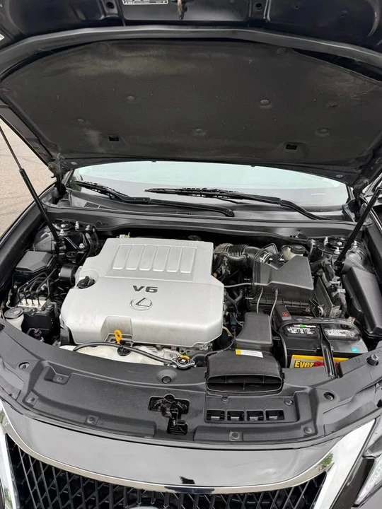 2016 Lexus ES 6th Gen - Image 13 of 19