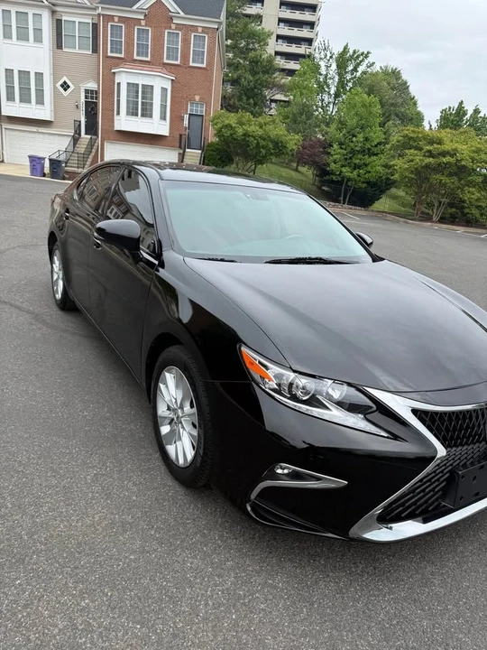 2016 Lexus ES 6th Gen - Image 3 of 19
