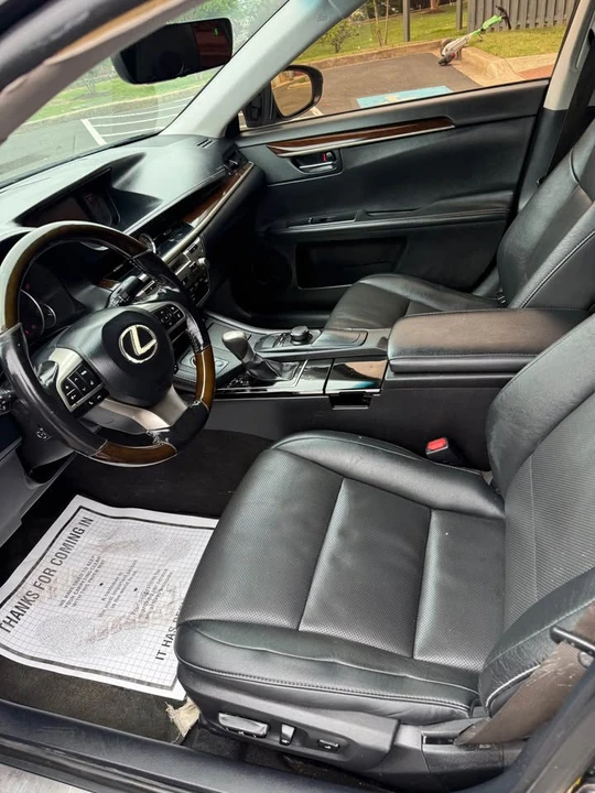 2016 Lexus ES 6th Gen - Image 10 of 19