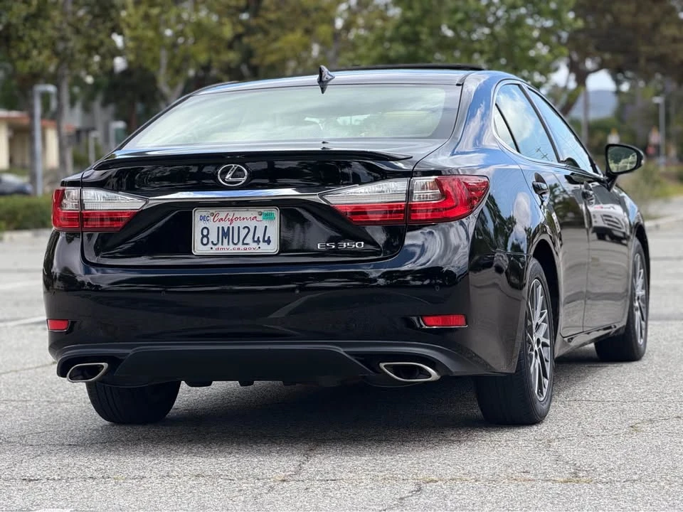2016 Lexus ES 6th Gen - Image 3 of 8