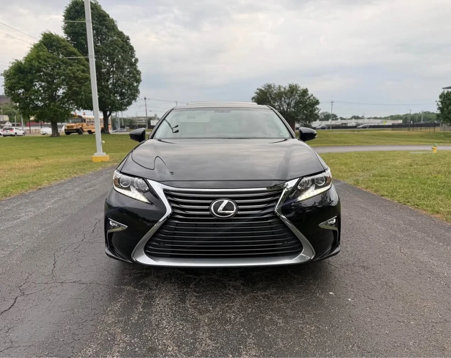 2016 Lexus ES 6th Gen - Image 8 of 19