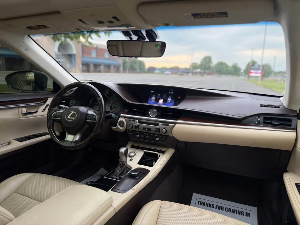 2016 Lexus ES 6th Gen - Image 15 of 19