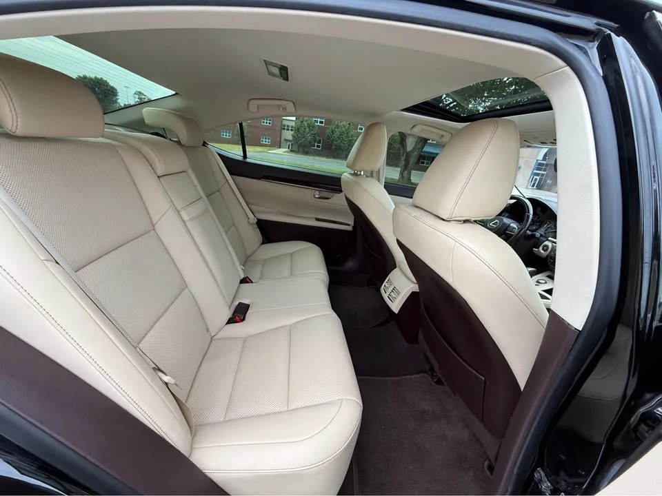 2016 Lexus ES 6th Gen - Image 13 of 19