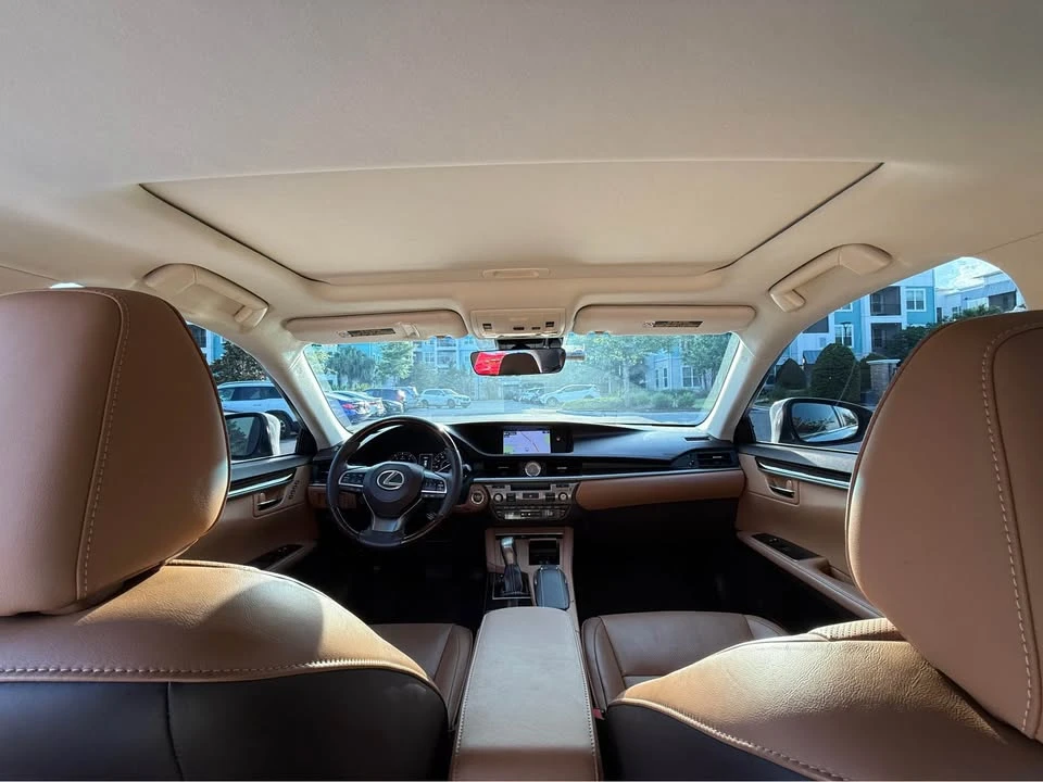 2016 Lexus ES 6th Gen - Image 5 of 8