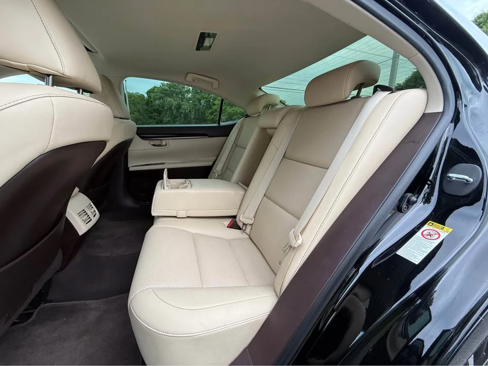 2016 Lexus ES 6th Gen - Image 12 of 19