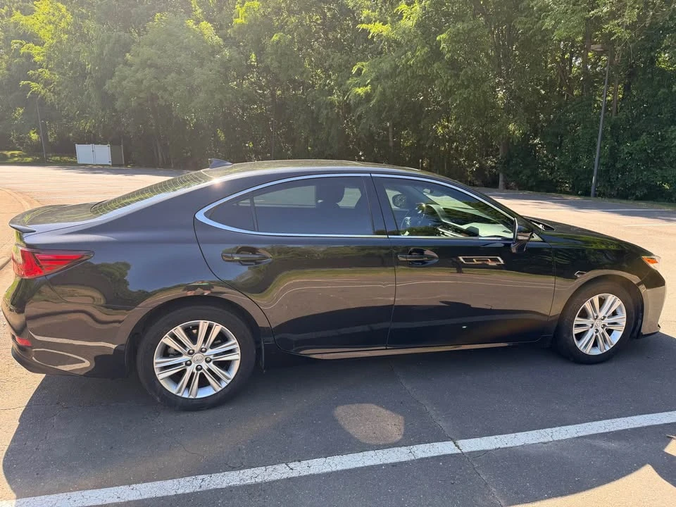 2016 Lexus ES 6th Gen - Image 4 of 10