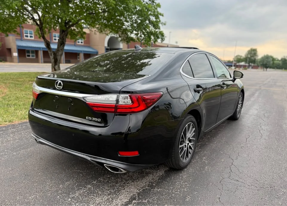 2016 Lexus ES 6th Gen - Image 5 of 19