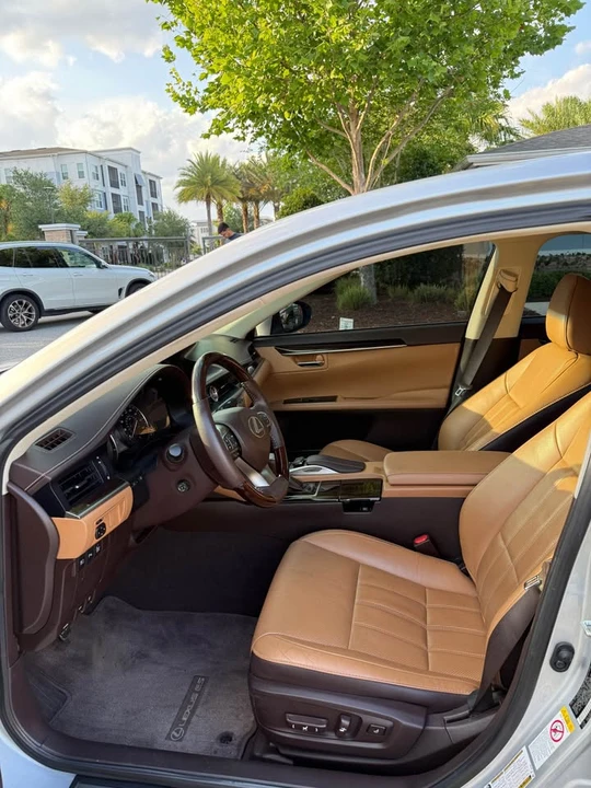 2016 Lexus ES 6th Gen - Image 6 of 8