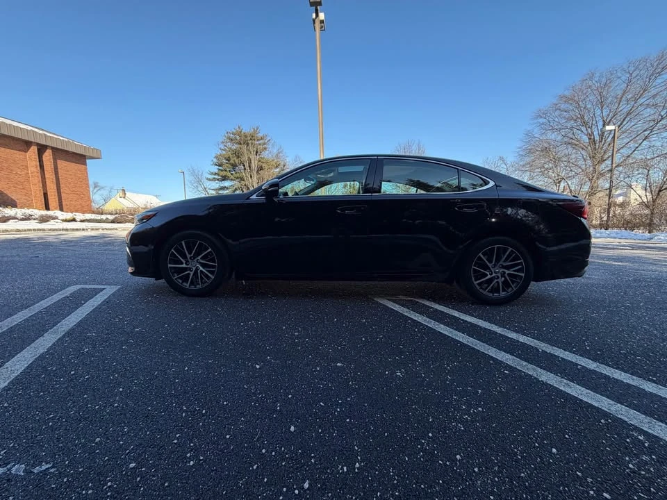 2016 Lexus ES 6th Gen - Image 4 of 20