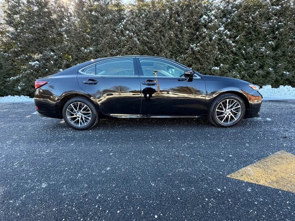 2016 Lexus ES 6th Gen - Image 5 of 20