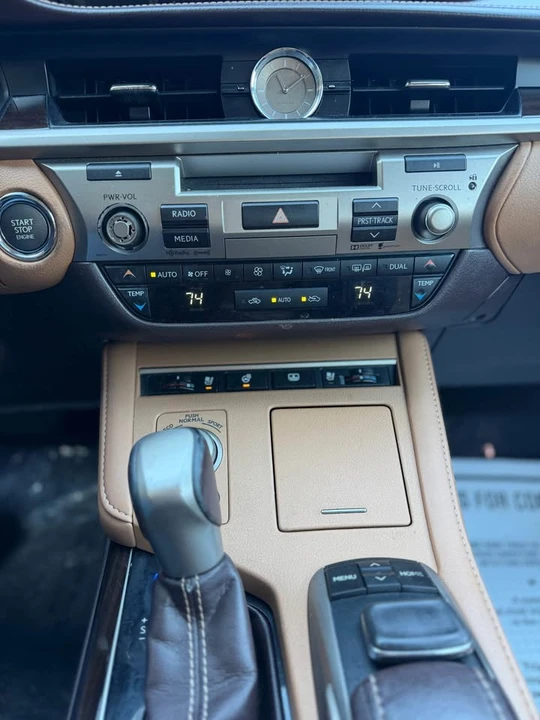 2016 Lexus ES 6th Gen - Image 13 of 20