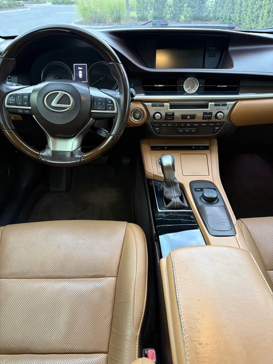 2016 Lexus ES 6th Gen - Image 6 of 10