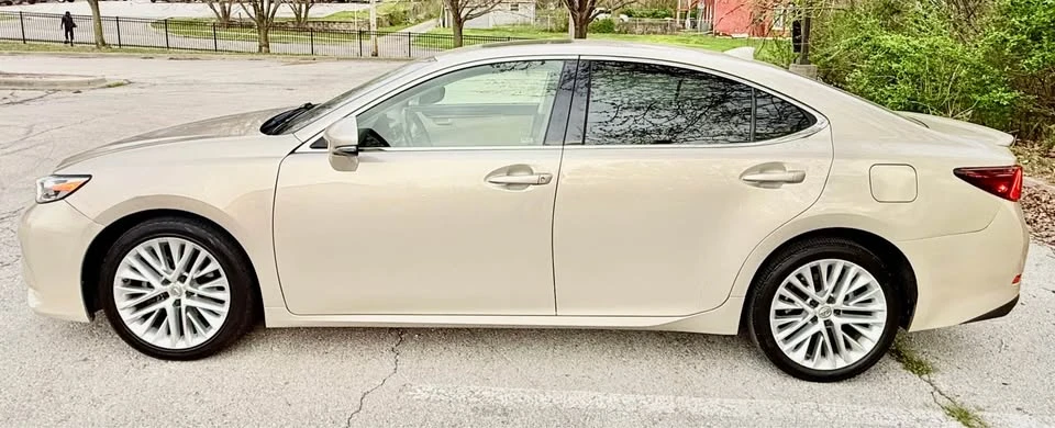 2016 Lexus ES 6th Gen - Image 4 of 20