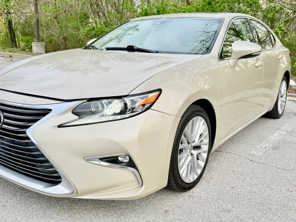 2016 Lexus ES 6th Gen - Image 3 of 20
