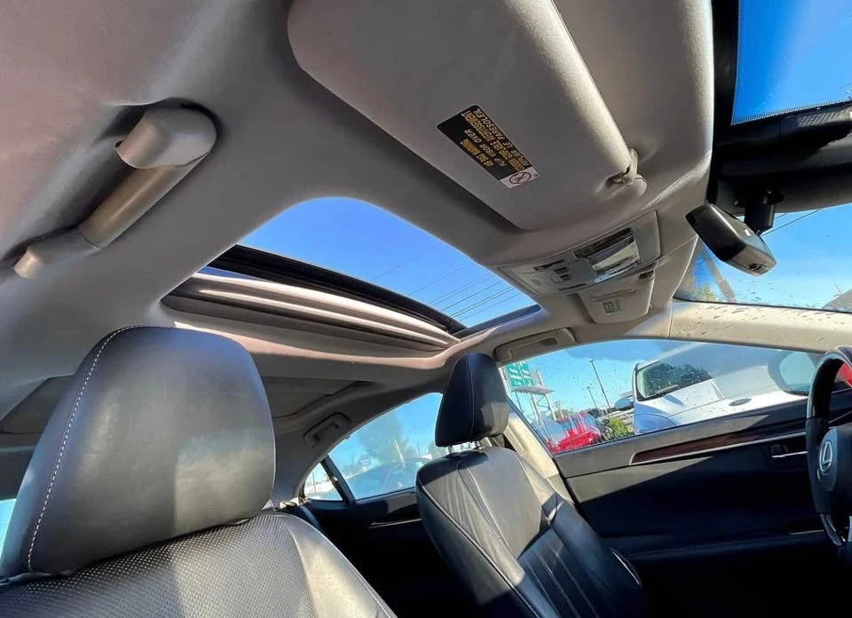 2016 Lexus ES 6th Gen - Image 7 of 10