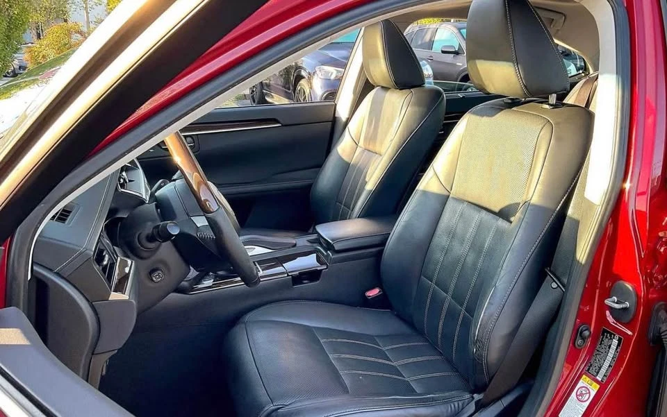 2016 Lexus ES 6th Gen - Image 5 of 10