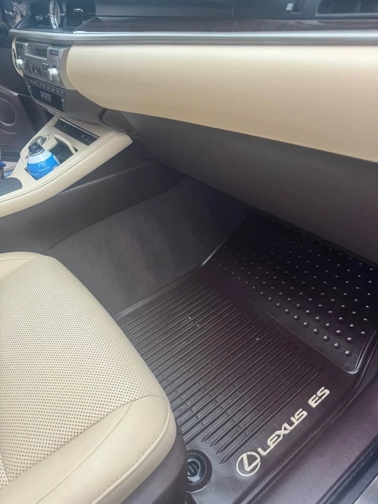 2016 Lexus ES 6th Gen - Image 13 of 19