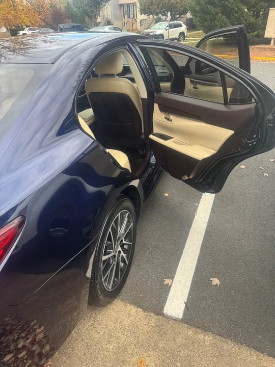2016 Lexus ES 6th Gen - Image 17 of 19