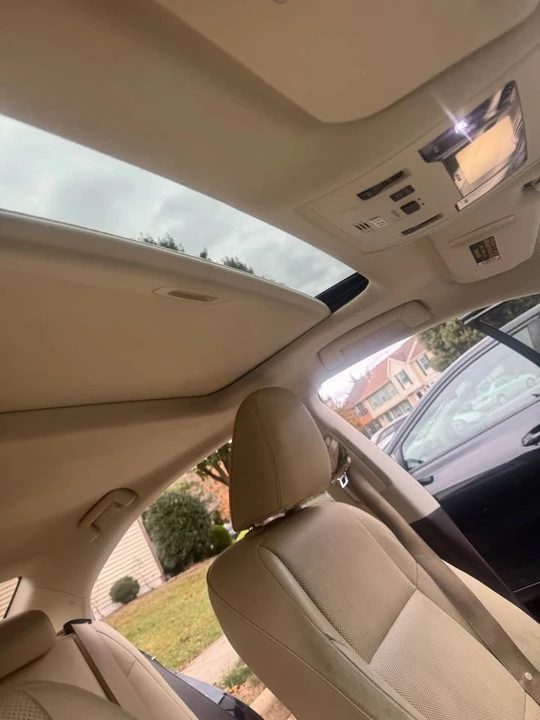 2016 Lexus ES 6th Gen - Image 12 of 19