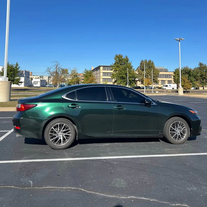 2016 Lexus ES 6th Gen - Image 5 of 11