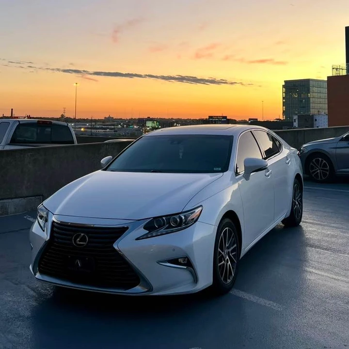 2016 Lexus ES 6th Gen - Image 10 of 11
