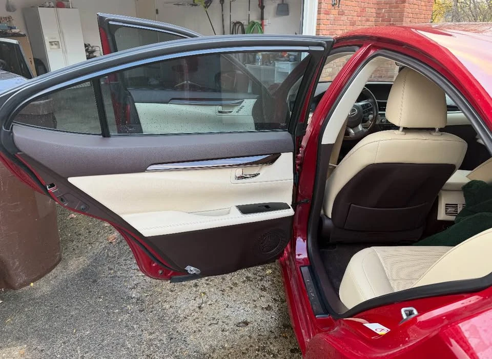2016 Lexus ES 6th Gen - Image 7 of 10