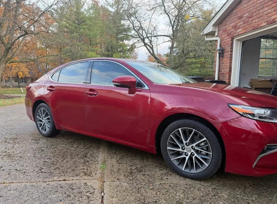 2016 Lexus ES 6th Gen - Image 2 of 10