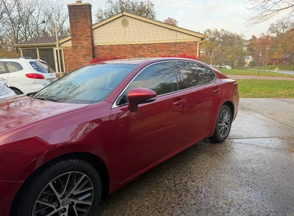 2016 Lexus ES 6th Gen - Image 8 of 10